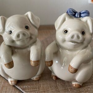 Adorable Pig Salt and Pepper Shakers by Fritz and Floyd